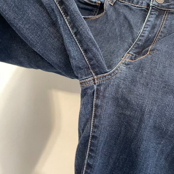 AMERICAN EAGLE Super Stretch Hi-Rise Skinny Dark Wash High Waisted Skinny Jeans - Picture 10 of 16